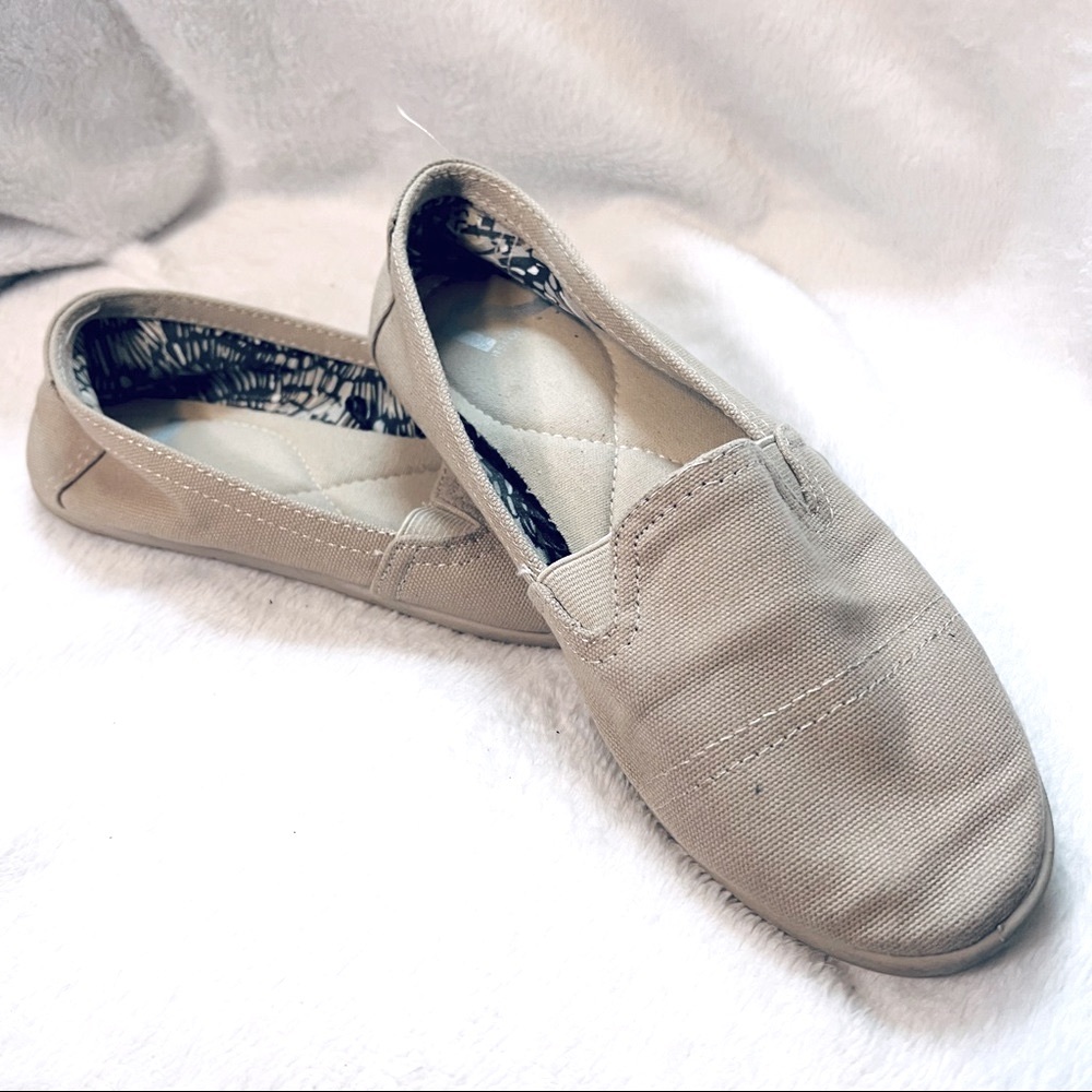 🌟🛍️🌟 3/$12 Report Jelly Canvas Beige Shoes